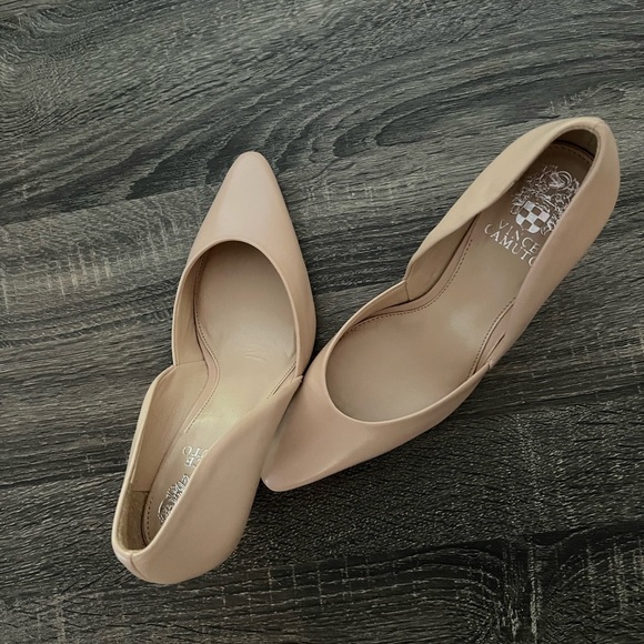 Vince Camuto Nude D’Orsay Pointed Toe Heels – Size 8M - Picture 7 of 9